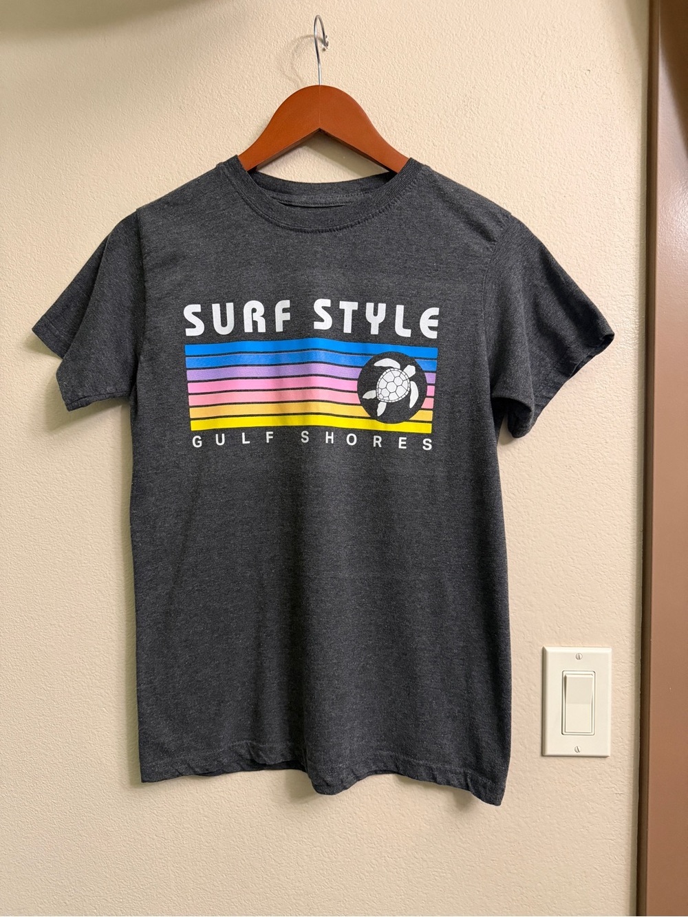 Surf Style “Gulf Shores”Retro Turtle 🐢 Stripe Graphic Tee, Small